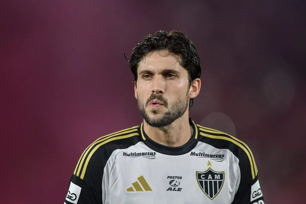 Igor Rabello durante partida contra o Flamengo no Campeonato Brasileiro de 2025. Foto: Thiago Ribeiro/AGIF