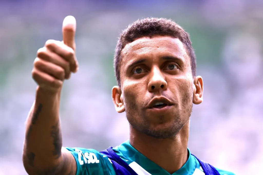 SP – SAO PAULO – 28/01/2024 – PAULISTA 2024, PALMEIRAS X SANTOS – Marcos Rocha jogador do Palmeiras durante aquecimento antes da partida contra o Santos no estadio Arena Allianz Parque pelo campeonato Paulista 2024. Foto: Marcello Zambrana/AGIF