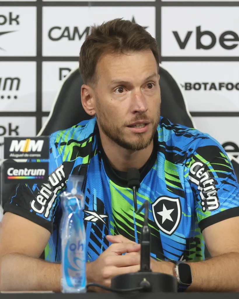 Apresentacao de Neto do Botafogo no Estadio Nilton Santos. 11 de Agosto de 2025, Rio de Janeiro, RJ, Brasil. Foto: Vitor Silva/Botafogo