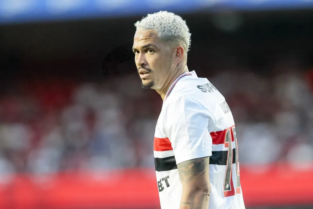 Luciano durante partida contra o Fluminense no Campeonato Brasileiro de 2025. Foto: Marco Miatelo/AGIF