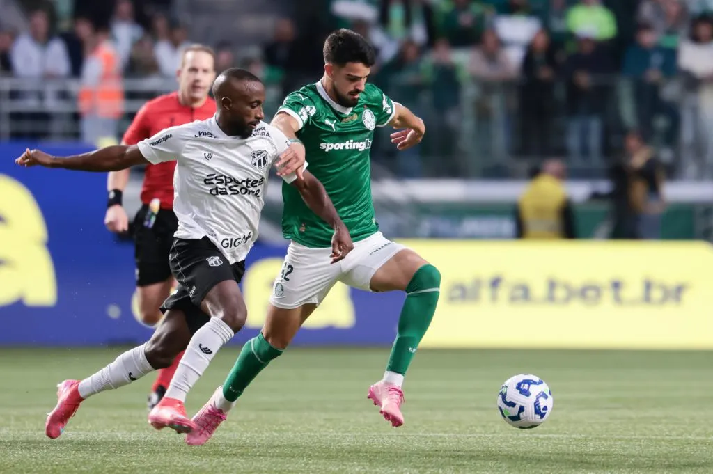 SP – SAO PAULO – 10/08/2025 – BRASILEIRO A 2025, PALMEIRAS X CEARA –  jogador do Palmeiras durante partida contra o Ceara no estadio Arena Allianz Parque pelo campeonato Brasileiro A 2025. Foto: Marcello Zambrana/AGIF