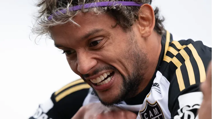 RJ - RIO DE JANEIRO - 10/08/2025 - BRASILEIRO A 2025, VASCO X ATLETICO-MG - Gustavo Scarpa jogador do Atletico-MG comemora gol durante partida contra o Vasco no estadio Sao Januario pelo campeonato Brasileiro A 2025. Foto: Jorge Rodrigues/AGIF