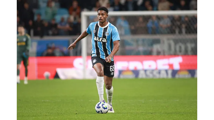 RS - PORTO ALEGRE - 10/08/2025 - BRASILEIRO A 2025, GREMIO X SPORT - Riquelme jogador do Gremio durante partida contra o Sport no estadio Arena do Gremio pelo campeonato Brasileiro A 2025. Foto: Maxi Franzoi/AGIF