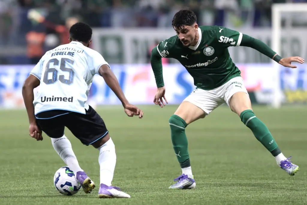 Riquelme renova grêmio 2027