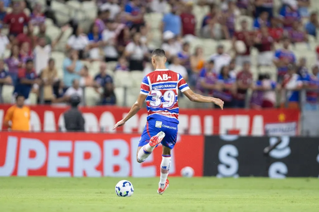 Gustavo Mancha interessa ao Olympiacos – Foto: Baggio Rodrigues/AGIF.
