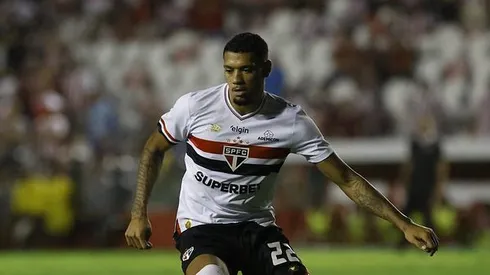 Ruan Tressoldi, jogando pelo São Paulo em 2025 – Foto: Reprodução/Rubens Chiri/SPFC