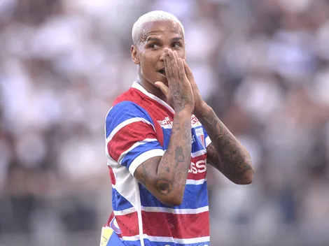 Torcida do Fortaleza se irrita com atitudes de Deyverson