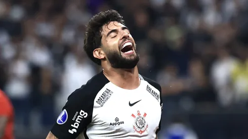 Yuri Alberto, do Corinthians, passou por cirurgia.