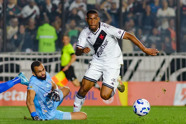 Rayan atuando no Vasco em 2025 – (Photo by Wanderson Colino/Eurasia Sport Images/Getty Images)