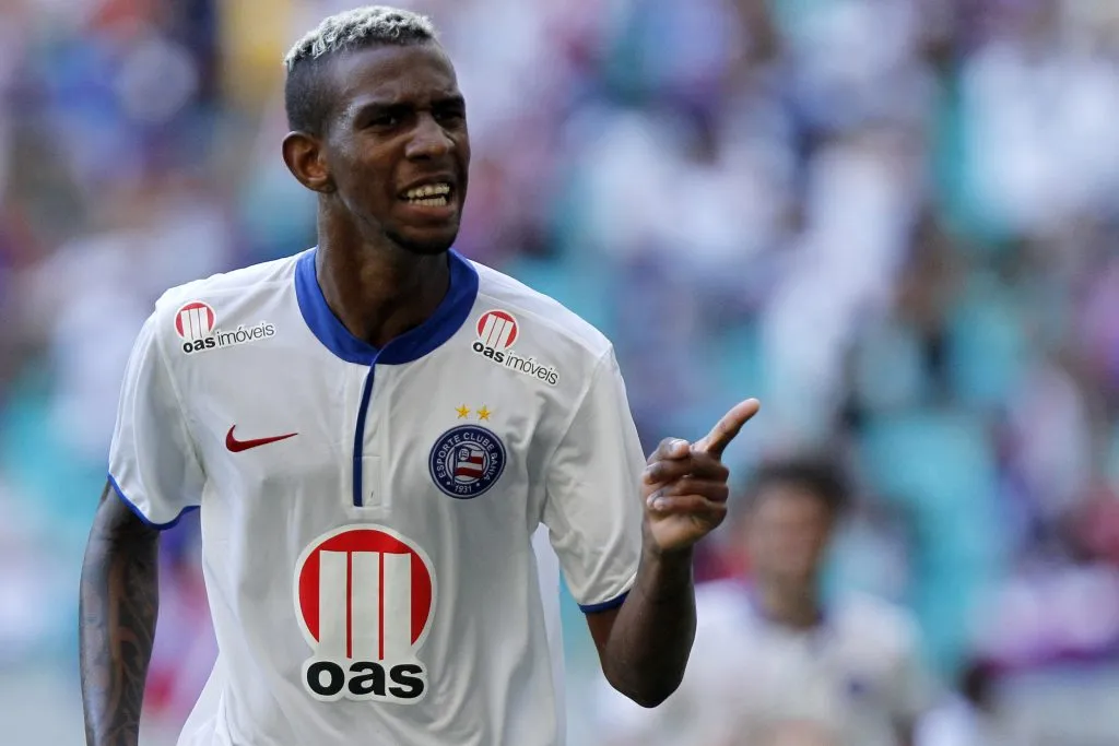 SALVADOR – BA – 06/042014 -CAMPEONATO BAIANO 2014 – BAHIA X VITORIA – Talisca do Bahia comemora seu gol durante partida contra o Vitoria pelo Campeonato Baiano 2014 na Fonte Nova: Foto- Felipe Oliveira/AGIF