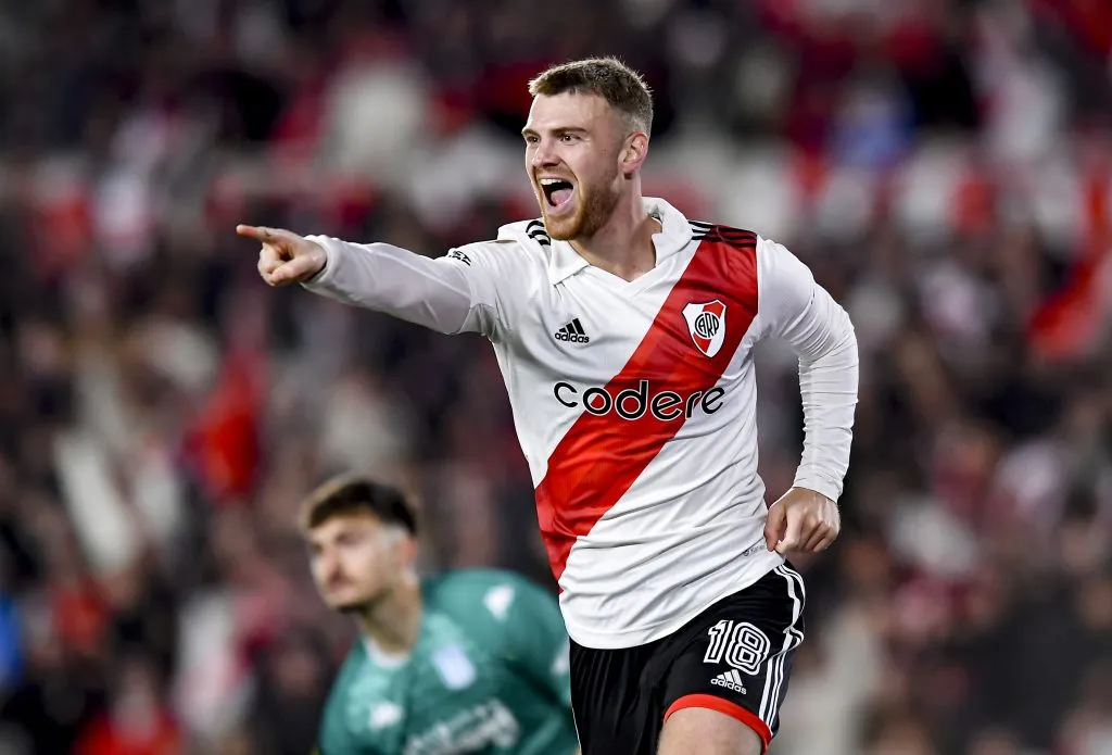 BUENOS AIRES, ARGENTINA – JULY 28: Lucas Beltran of River Plate celebrates after scoring the team’s first goal during the match between River Plate and Racing as part of Liga Profesional 2023 at Estadio Mas Monumental Antonio Vespucio Liberti on July 28, 2023 in Buenos Aires, Argentina. (Photo by Marcelo Endelli/Getty Images)