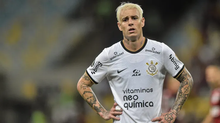 Roger Guedes jogador do Corinthians lamenta derrota ao final da partida contra o Flamengo no estadio Maracana pelo campeonato Copa Libertadores 2022.