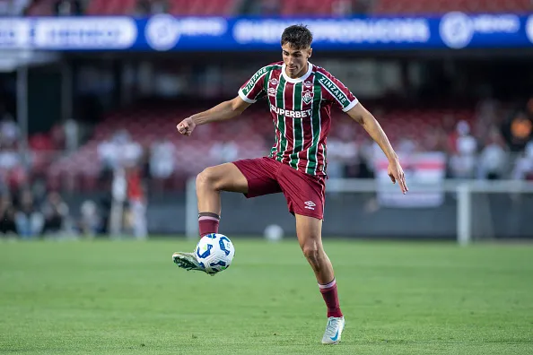 Facundo Bernal interessa ao mercado europeu – Foto: Riquelve Nata/Sports Press Photo/Getty Images.