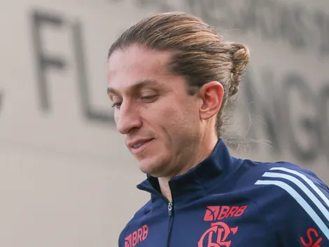 Filipe Luís ainda não respondeu oferta de renovação com o Flamengo