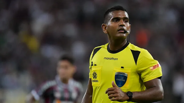 Alexis Herrera apita Fluminense x América de Cali