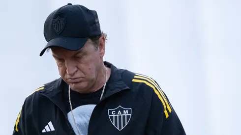 RJ – RIO DE JANEIRO – 10/08/2025 – BRASILEIRO A 2025, VASCO X ATLETICO-MG – Cuca tecnico do Atletico-MG durante partida contra o Vasco no estadio Sao Januario pelo campeonato Brasileiro A 2025. Foto: Jorge Rodrigues/AGIF