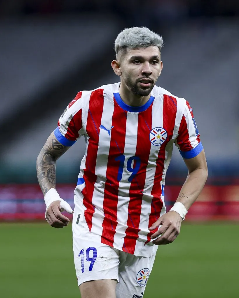 SAO PAULO, BRAZIL – JUNE 10: Julio Enciso of Paraguay looks on during the FIFA World Cup 2026 Qualifier match between Brazil and Paraguay at Neo Quimica Arena on June 10, 2025 in Sao Paulo, Brazil. (Photo by Ricardo Moreira/Getty Images)