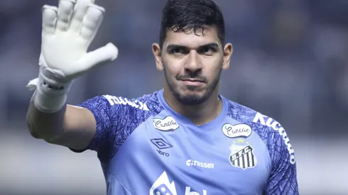 João Paulo durante aquecimento para a partida contra o Botafogo-SP no Campeonato Paulista de 2025.