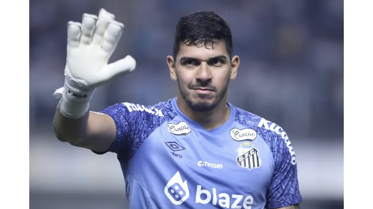 João Paulo durante aquecimento para a partida contra o Botafogo-SP no Campeonato Paulista de 2025.