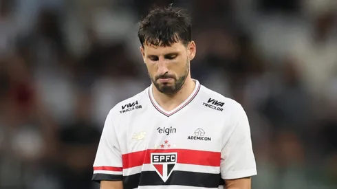 Calleri durante confronto contra o Atlético-MG no Campeonato Brasileiro de 2025.