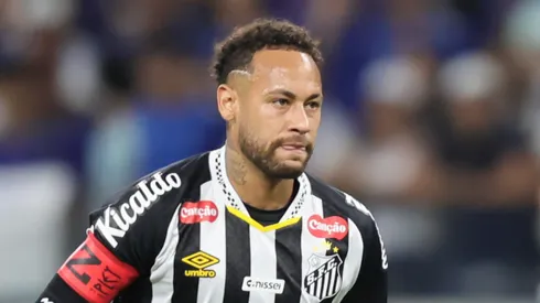 MG – BELO HORIZONTE – 10/08/2025 – BRASILEIRO A 2025, CRUZEIRO X SANTOS – Neymar Junior jogador do Cruzeiro durante partida contra o Santos no estadio Mineirao pelo campeonato Brasileiro A 2025. Foto: Gilson Lobo/AGIF