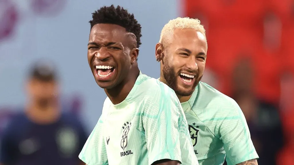 Vini Jr e Neymar ainda são duvidas de Carlo Ancelotti para a próxima convocação da Seleção Brasileira. (Photo by Alexander Hassenstein/Getty Images)