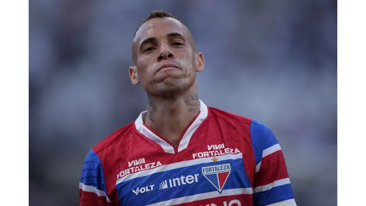 Breno Lopes durante confronto contra o Corinthians no Campeonato Brasileiro de 2025. Foto: Ettore Chiereguini/AGIF