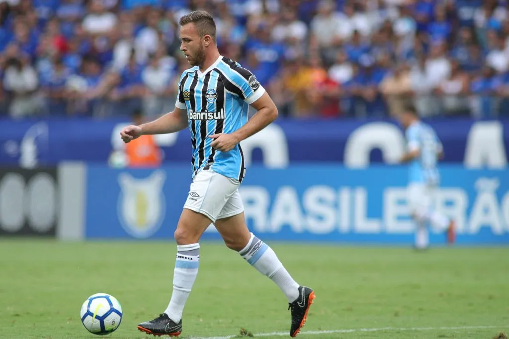 MG – Belo Horizonte – 14/04/2018 – Brasileiro A 2018, Cruzeiro x Gremio – jogador Arthur do Gremio durante partida contra o Cruzeiro no estadio Mineirao pelo campeonato Brasileiro A 2018. Foto: Pedro Vale/AGIF
