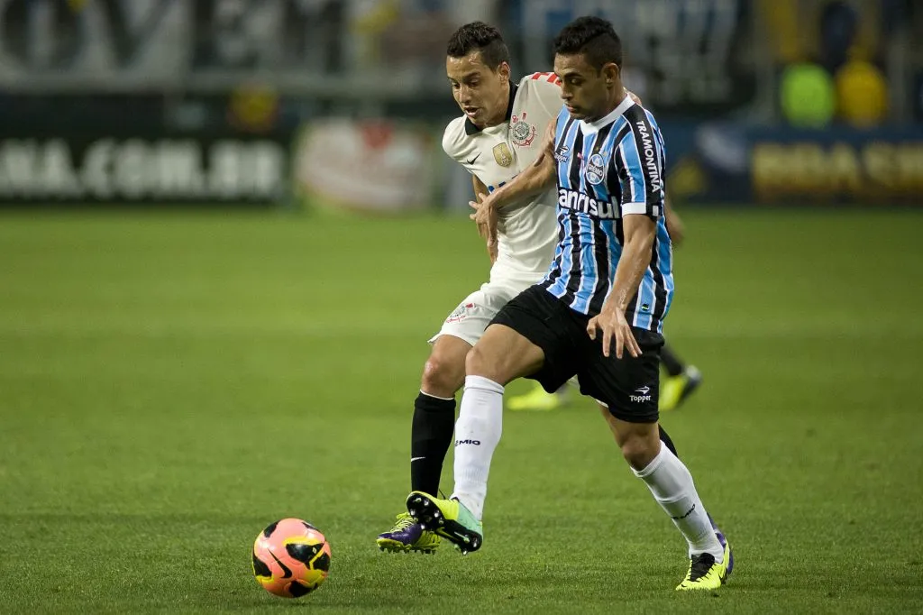 Rodriguinho, Werley. Gremio x Corinthians pelo Brasileiro A 2013 na Arena do Gremio. 16 de Outubro de 2013, Porto Alegre, Rio Grande do Sul, Brasil. Foto: Ramiro Furquim/AGIF