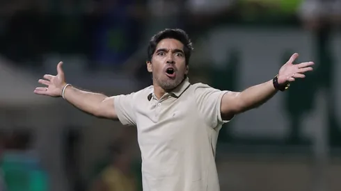 Abel Ferreira técnico do Palmeiras durante partida contra o Corinthians no estádio Arena Barueri pelo campeonato Brasileiro A 2025. Foto: Ettore Chiereguini/AGIF
