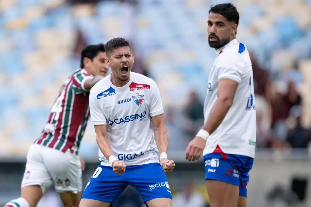 RJ – RIO DE JANEIRO – 16/08/2025 – BRASILEIRO A 2025, FLUMINENSE X FORTALEZA – Rossetto jogador do Fortaleza lamenta durante partida contra o Fluminense no estadio Maracana pelo campeonato Brasileiro A 2025. Foto: Jorge Rodrigues/AGIF