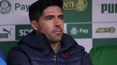 Abel Ferreira durante confronto contra o Ceará no Campeonato Brasileiro de 2025.