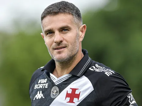 Fernando Diniz é sincero sobre não utilizar Vegetti no Vasco