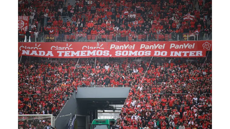 RS - PORTO ALEGRE - 20/07/2025 - BRASILEIRO A 2025, INTERNACIONAL X CEARA - Torcida do Internacional durante partida contra Ceara no estadio Beira-Rio pelo campeonato Brasileiro A 2025. Foto: Maxi Franzoi/AGIF
