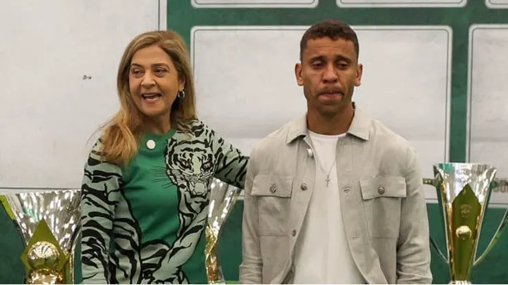 A presidente Leila Pereira, da SE Palmeiras, durante despedida do jogador Marcos Rocha, na Academia de Futebol. (Foto: Cesar Greco/Palmeiras/by Canon)
