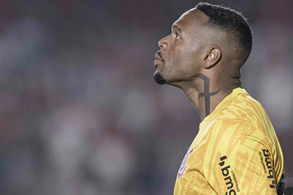 GO – GOIANIA – 11/06/2024 – BRASILEIRO A 2024, ATLETICO-GO X CORINTHIANS – Carlos Miguel  goleiro do Corinthians durante partida contra o Atletico-GO no estadio Antonio Accioly pelo campeonato Brasileiro A 2024. Foto: Heber Gomes/AGIF