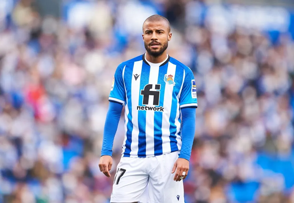 SAN SEBASTIAN, SPAIN – JANUARY 08: Rafael Alcantara of Real Sociedad looks on during the La Liga Santader match between Real Sociedad and RC Celta de Vigo (Photo by Juan Manuel Serrano Arce/Getty Images)