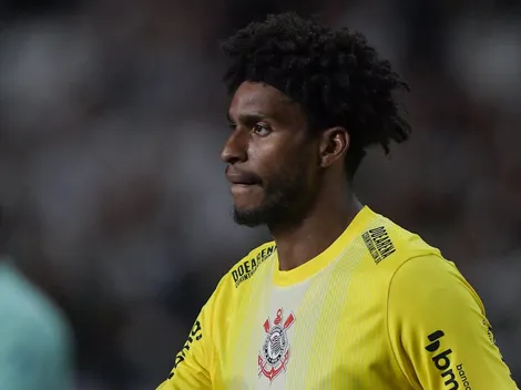 Especulado em clube italiano, Hugo Souza descarta saída do Corinthians
