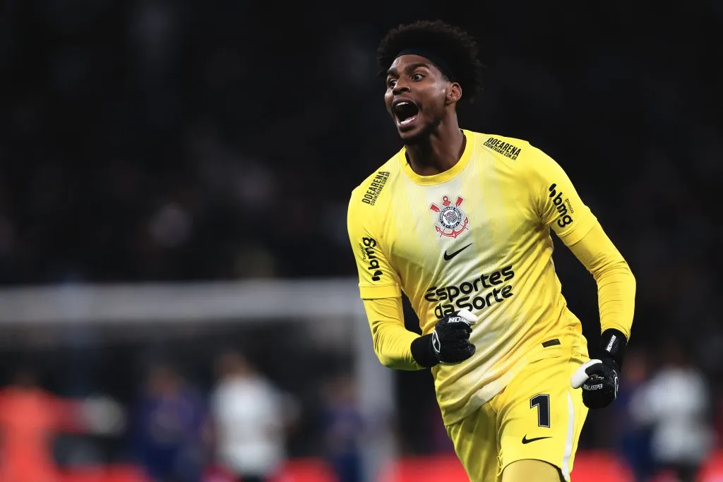 SP – SAO PAULO – 13/07/2025 – BRASILEIRO A 2025, CORINTHIANS X BRAGANTINO – Hugo Souza jogador do Corinthians comemora gol de sua equipe durante partida contra o Bragantino no estadio Arena Corinthians pelo campeonato Brasileiro A 2025. Foto: Ettore Chiereguini/AGIF