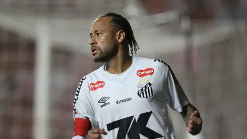 Neymar jogador do Santos durante a partida entre Sport e Santos no Estadio da Ilha do Retiro em Recife (PE), pelo campeonato brasileiro Serie A. Foto: Marlon Costa/AGIF