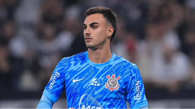 Matheus Donelli durante confronto contra o Vitória no Campeonato Brasileiro de 2024.