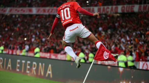 RS – PORTO ALEGRE – 08/08/2023 – LIBERTADORES 2023, INTERNACIONAL X RIVER PLATE – Alan Patrick jogador do Internacional comemora seu gol durante partida contra o River Plate no estadio Beira-Rio pelo campeonato Libertadores 2023. Foto: Douglas Silveira/AGIF