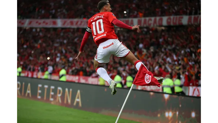 RS - PORTO ALEGRE - 08/08/2023 - LIBERTADORES 2023, INTERNACIONAL X RIVER PLATE - Alan Patrick jogador do Internacional comemora seu gol durante partida contra o River Plate no estadio Beira-Rio pelo campeonato Libertadores 2023. Foto: Douglas Silveira/AGIF