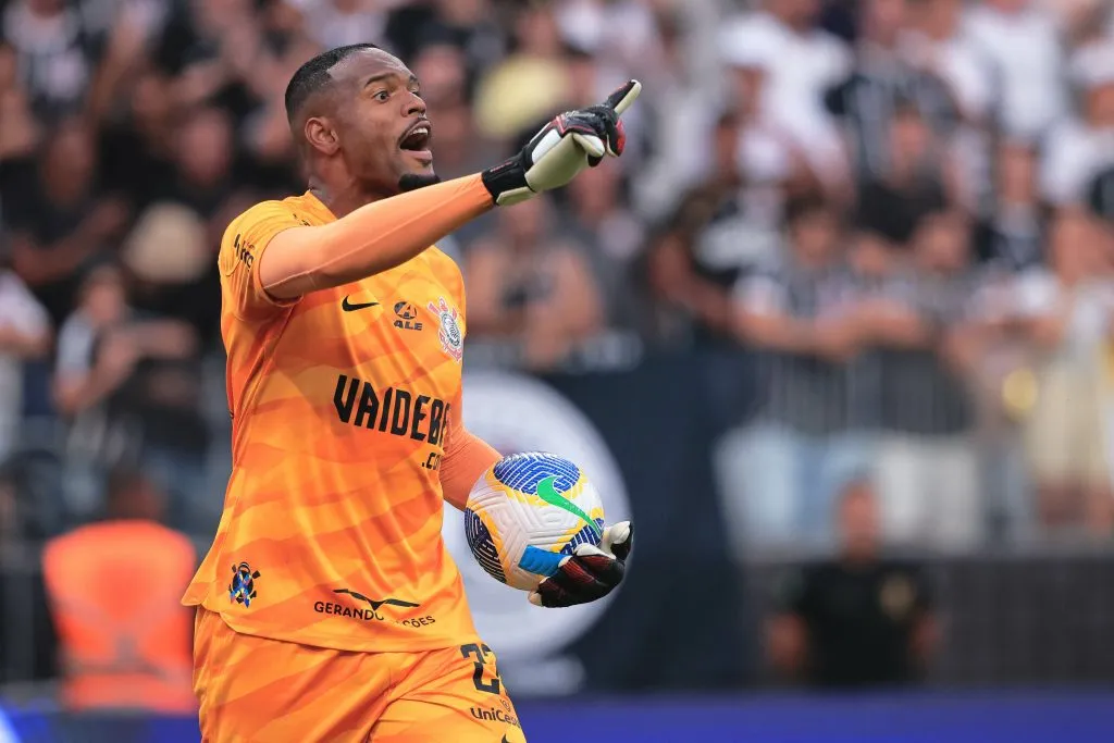 SP – SAO PAULO – 28/04/2024 – BRASILEIRO A 2024, CORINTHIANS X FLUMINENSE – Carlos Miguel goleiro do Corinthians durante partida contra o Fluminense no estadio Arena Corinthians pelo campeonato Brasileiro A 2024. Foto: Ettore Chiereguini/AGIF