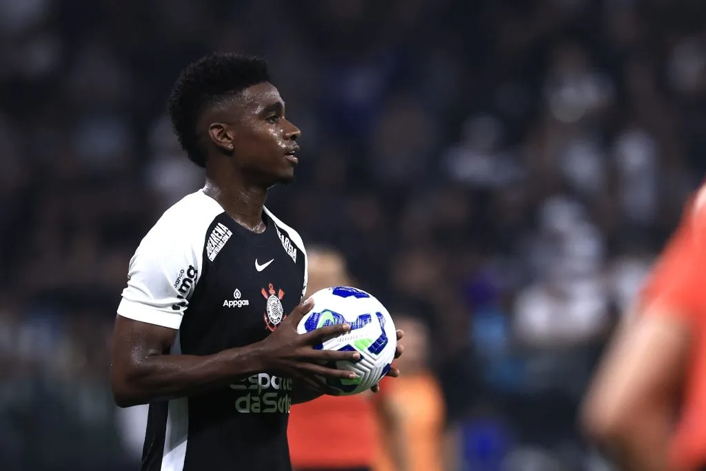 Félix Torres durante partida contra o Novorizontino na Copa Do Brasil 2025. Foto: Marcello Zambrana/AGIF