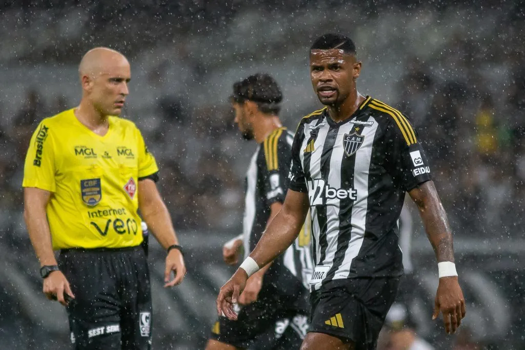 Júnior Santos durante partida contra o América-MG no Campeonato Mineiro de 2025. Foto: Fernando Moreno/AGIF