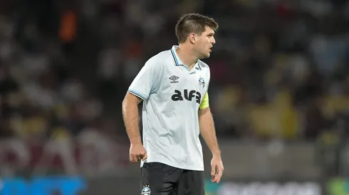 RJ - RIO DE JANEIRO - 02/08/2025 - BRASILEIRO A 2025, FLUMINENSE X GREMIO - Kannemann jogador do Gremio durante partida contra o Fluminense no estadio Maracana pelo campeonato Brasileiro A 2025. Foto: Thiago Ribeiro/AGIF