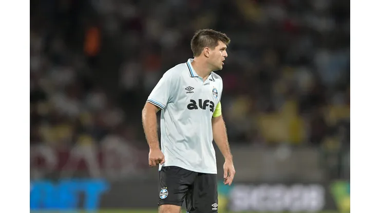 RJ - RIO DE JANEIRO - 02/08/2025 - BRASILEIRO A 2025, FLUMINENSE X GREMIO - Kannemann jogador do Gremio durante partida contra o Fluminense no estadio Maracana pelo campeonato Brasileiro A 2025. Foto: Thiago Ribeiro/AGIF