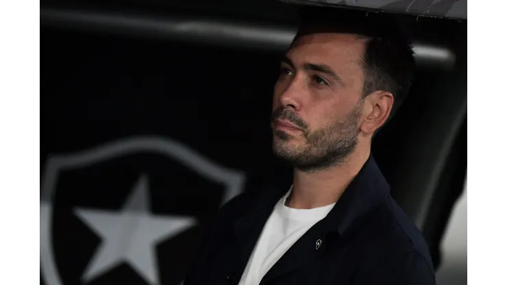 RJ - RIO DE JANEIRO - 17/08/2025 - BRASILEIRO A 2025, BOTAFOGO X PALMEIRAS - Davide Ancelotti tecnico do Botafogo durante partida contra o Palmeiras no estadio Engenhao pelo campeonato Brasileiro A 2025. Foto: Thiago Ribeiro/AGIF