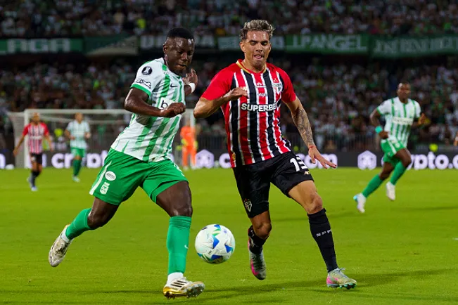 Hinestroza atuando em Atlético Nacional x  São Paulo – (Photo by Camila Ortega/Eurasia Sport Images/Getty Images)